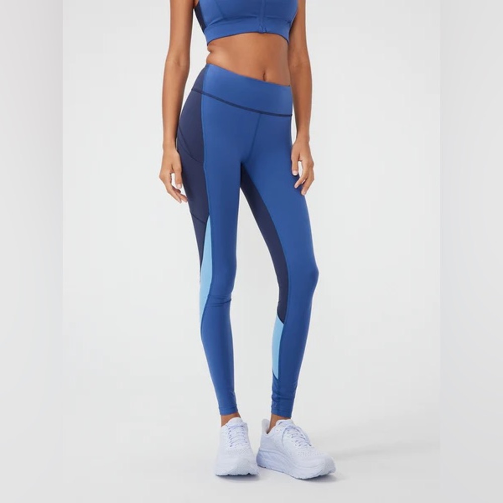 Outdoor Voices Full Length Zoom Leggings size Medium in blue